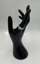Load image into Gallery viewer, Unbranded Fashion Women's Ring Weight 5.6g (NCL)
