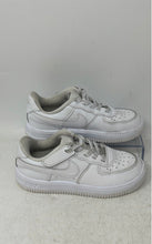 Load image into Gallery viewer, Nike Boys Air Force 1 EasyOn White Low Top Hook &amp; Loop Sneaker Shoes Size 13.5C
