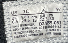Load image into Gallery viewer, Nike Boys Air Jordan Max Aura 5 DZ4355-061 Black Basketball Shoes Size 7C
