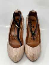 Load image into Gallery viewer, Authentic Lanvin Womens Brown Beige Leather High Pump Heels Size EUR 39 Damaged
