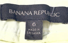 Load image into Gallery viewer, Banana Republic Womens Green Flat Front Slash Pockets Chino Shorts Size 6
