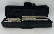 Load image into Gallery viewer, Silver-Tone Standard Design Closed Hole Concert Flute In Hard Case
