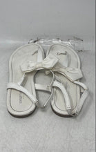 Load image into Gallery viewer, Christian Siriano For Payless Womens White Bow Flat Thong Sandals Size 8.5
