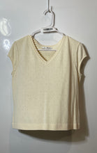 Load image into Gallery viewer, St. John Womens Beige Printed Scalloped V-Neck Cap Sleeve Blouse Top Size Small

