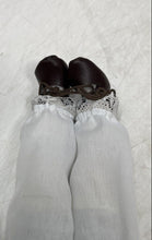 Load image into Gallery viewer, Set Of 2 Pieces Wyndham Lane Heidi &amp; Eric Open Eyes Well Dressed Porcelain Doll
