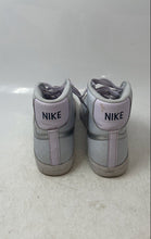 Load image into Gallery viewer, Nike Kids Blazer Mid '77 DA4086-010 White Silver Lace-Up Sneaker Shoes Size 6Y

