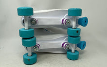 Load image into Gallery viewer, Roller Derby Unisex Star 600 White Blue Lace-Up High Top Roller Skates Size 10
