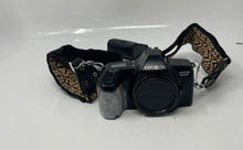 Load image into Gallery viewer, Minolta Maxxum 3000i Black Auto Focus SLR Film Camera Not Tested
