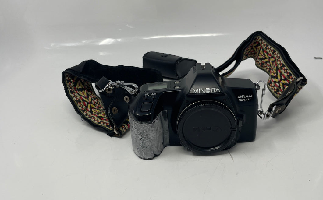 Minolta Maxxum 3000i Black Auto Focus SLR Film Camera Not Tested