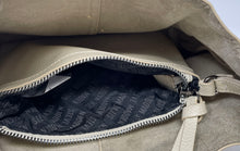 Load image into Gallery viewer, Steve Madden Womens White Pebbled Leather Zipper Travel Shoulder Bag
