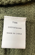 Load image into Gallery viewer, Pretty Garden Womens Green Sleeveless Button-Up Cardigan Sweater Size M With Tag
