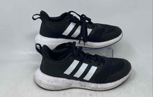 Load image into Gallery viewer, Adidas Boys Fortarun 2.0 Cloudfoam Black Lace-Up Low Top Running Shoes Size 5.5
