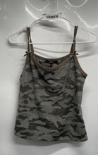 Load image into Gallery viewer, Forever 21 Womens Green Sleeveless Scoop Neck Pullover Tank Top Size Medium
