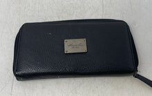 Load image into Gallery viewer, Kenneth Cole Womens Black Pebbled Leather Inner Divider Zip-Around Wallet
