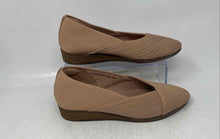 Load image into Gallery viewer, Skechers Womens Cleo Sawdust Sweet Sensation Beige Slip-On Ballet Flats Size 7
