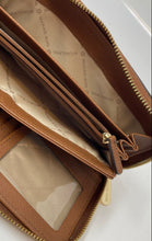 Load image into Gallery viewer, Michael Kors Womens Beige Leather Zip-Around Jet Set Travel Wristlet Wallet
