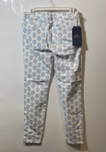 Load image into Gallery viewer, Vineyard Vines Womens White Blue Medallion Denim Skinny Leg Jeans Size 4 W/ Tag
