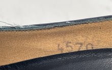 Load image into Gallery viewer, Authentic Rosina Ferragamo Womens Maxwell Dark Blue Slip-On Pump Heels Size 8.5M
