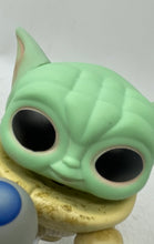 Load image into Gallery viewer, Funko Pop! Star Wars Grogu Macy's Thanksgiving Day Parade #475 Vinyl Figure
