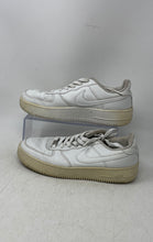 Load image into Gallery viewer, Nike Mens Air Jordan 1 Low White Low Top Lace-Up Sneaker Shoes Size EUR 40
