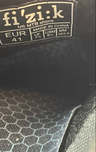 Load image into Gallery viewer, Fizik Mens M6 Black Round Toe Hook &amp; Loop Cycling Shoes Size 8 1/4
