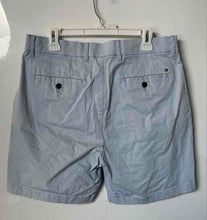 Load image into Gallery viewer, Tommy Hilfiger Mens Blue Flat Front Slash Pockets Chino Shorts Size 35
