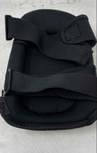Load image into Gallery viewer, Pair Of Gorilla Grip Black Home Or Garden Construction Safety Knee Pads
