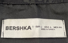 Load image into Gallery viewer, Bershka Mens Black Printed Short Sleeve Collared Button-Up Shirt Size Large
