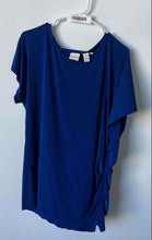 Load image into Gallery viewer, Chico's Womens Blue Short Sleeve Round Neck Ruched Pullover Blouse Top Size 2
