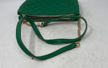 Load image into Gallery viewer, Forever 21 Womens Green Leather Semi Chain Strap Quilted Crossbody Purse
