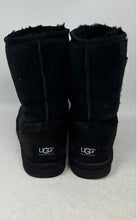 Load image into Gallery viewer, UGG Womens Classic 5825 Black Suede Mid Calf Pull-On Snow Boots Size 7
