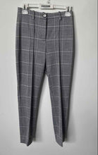 Load image into Gallery viewer, Boss Womens White Black Plaid Flat Front Straight Leg Button Ankle Pants Size 2
