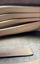 Load image into Gallery viewer, Michael Kors Womens Jet Set Cream Monogram Print Leather Zipper Wristlet Wallet
