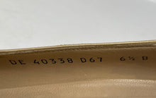 Load image into Gallery viewer, Authentic Salvatore Ferragamo Womens Gold-Tone Leather Pump Heels Size 6.5 B
