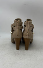 Load image into Gallery viewer, JLO Jennifer Lopez Womens Charlie Taupe Beige Back Zip Ankle Bootie Size 7.5M
