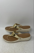 Load image into Gallery viewer, Crocs Womens Sanrah Beige Hammered Circle Slip-On Flip Flop Sandals Size 9
