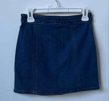 Load image into Gallery viewer, Forever 21 Womens Blue Denim Full-Zip Front Casual Mini Skirt Size Medium
