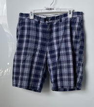 Load image into Gallery viewer, Tommy Hilfiger Mens Blue Plaid Cotton Flat Front Pockets Chino Shorts Size 34
