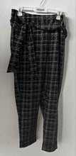 Load image into Gallery viewer, 7Th Avenue Design Studio New York &amp; Company Womens Black Plaid Ankle Pants Sz L

