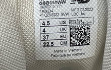 Load image into Gallery viewer, New Balance Boys 550 GSB550WW White Low Top Lace-Up Sneaker Shoes Size 4.5
