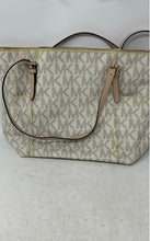 Load image into Gallery viewer, Michael Kors Womens Jet Set White Beige Signature Print Leather Zip Top Tote Bag
