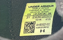 Load image into Gallery viewer, Under Armour Boys Select 6006221-002 Black Leather Football Cleats Size 3Y
