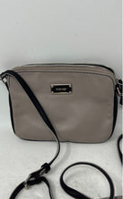 Load image into Gallery viewer, Nine West Womens Gray Black Leather Inner Pocket Adjustable Strap Crossbody Bag
