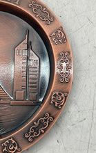 Load image into Gallery viewer, Dubai Souvenir Skyline Camel Decor Display Round Shape Collectible Plate
