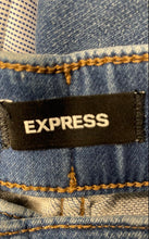 Load image into Gallery viewer, Express Womens Blue Denim Medium Wash Pockets Stretch Tapered Leg Jeans Size 2
