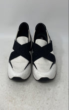 Load image into Gallery viewer, Michael Kors Womens Geena HJ22E White Black Slip-On Sneaker Shoes Size 8.5M
