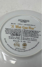 Load image into Gallery viewer, Knowles Walt Disney Snow White A Wish Come True Decorative Collector Plate
