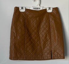 Load image into Gallery viewer, Forever 21 Womens Brown Quilted Slit Back-Zip Mini Skirt Size Medium
