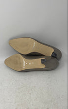 Load image into Gallery viewer, Bandolino Womens Gray Leather Pointed Toe Slip-On Pump Heels Size 8.5W

