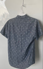 Load image into Gallery viewer, Express Mens Gray Printed Short Sleeve Collared Button-Up Shirt Size Small
